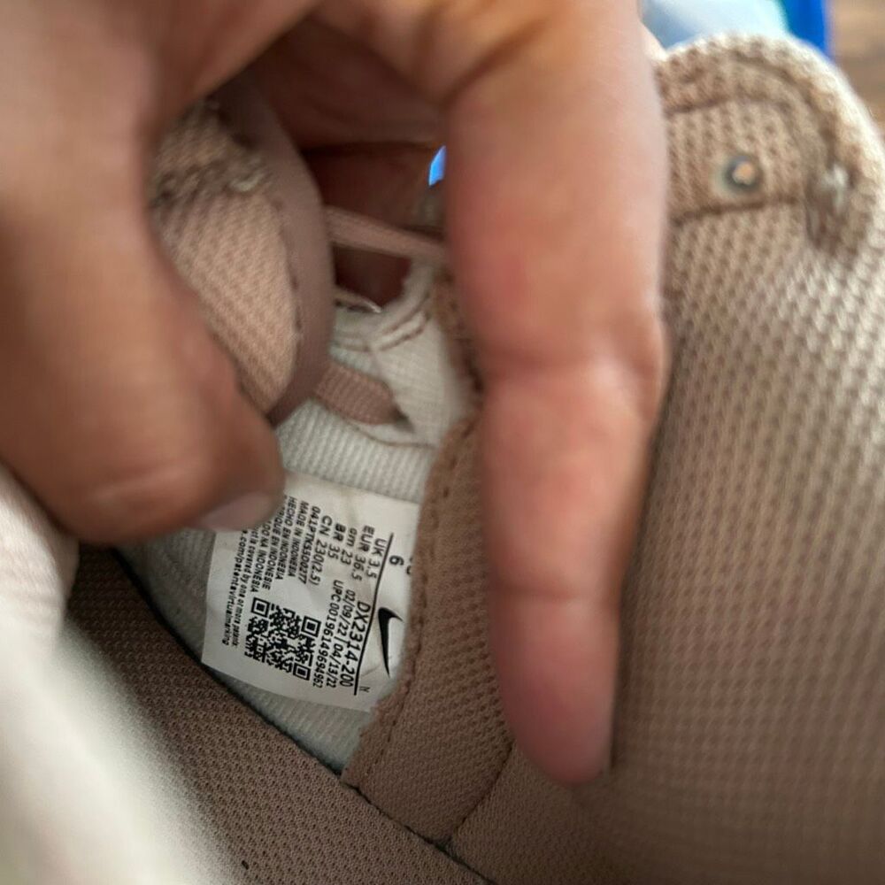 Nike Dunk High "Desert Camo" sneaker. - Picture 5 of 5